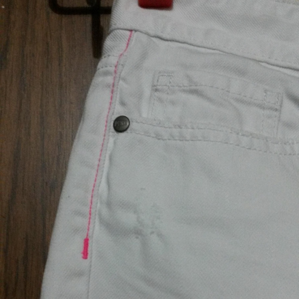 PINK VS Cutoff Shorts - More Pics - GIFTED - Picture 3 of 8